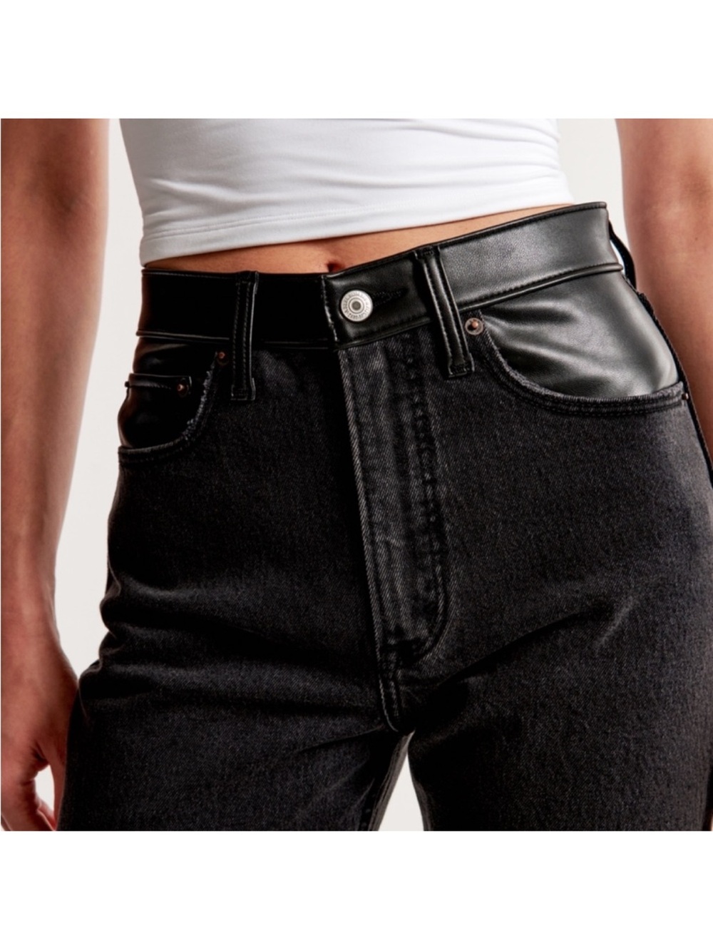 Abercrombie 90s Relaxed High Rise Mixed Media Jeans Black Size 31 12